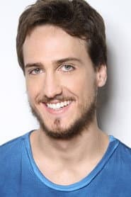 Igor Angelkorte as André