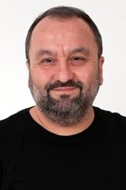 Erdem Baş as Yetkili Radyolog