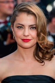 Dolores Fonzi as Paula