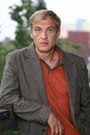 Roman Luknár as Vlcek