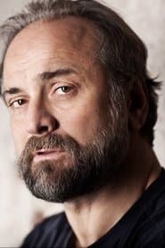 Massimo Popolizio as Renzo Petrucci