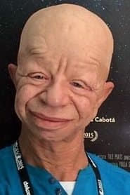 Mehmet Cerrahoglu as Kahya / Butler