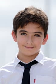 Antonin Chaussoy as Juju, le fils