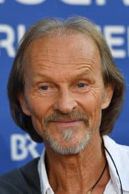 Eisi Gulp as Papa Eberhofer