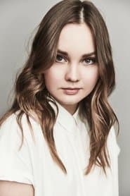 Liana Liberato as Maggie Richmond