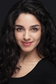 Begüm Akkaya as Ayse