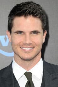 Robbie Amell as Kyle Wincott