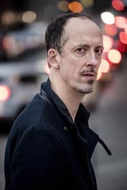 Rudolf Krause as Dr. Groos