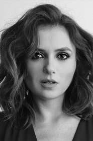 Monica Iozzi as Sônia