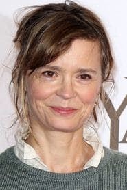 Caroline Proust as Léa