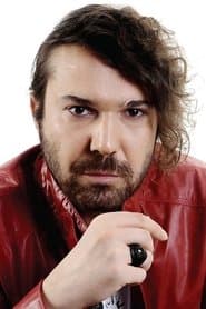 Halil Sezai Paracıkoğlu as Metin