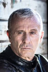 Loris Loddi as Capitano Slutter (IT)