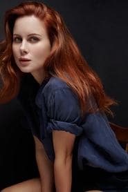 Leanne Lapp as Jennifer Parker