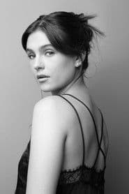 Romina Poza as Paola (young)