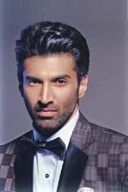 Aditya Roy Kapur as Tariq "Taru" Haidar
