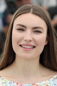 Cristina Chiriac as Russian Woman