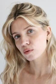 Emily Lape as Aunt Jeanie