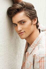 Alex Heartman as Scott