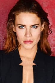 Courtney Hope as Cassie Sinclair