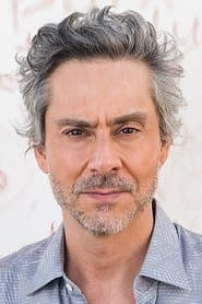 Alexandre Nero as Pablo