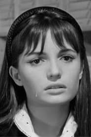 Micaela Esdra as Nadienne