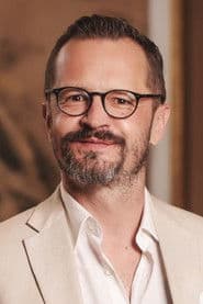 Gustav Gerdener as James