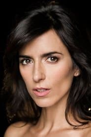 Paz Bascuñan as Iris