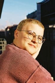 Aud Mason-Hyde as Frida