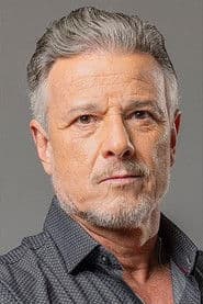 Marcello Novaes as Hugo