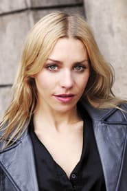 Julia Dietze as Carola