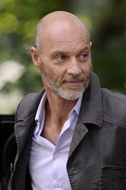 Simon Licht as Kommissar Bischoff