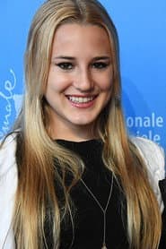 Priscila Bittencourt as Ana Helena