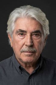 Erdal Özyağcılar as Macit