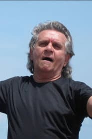 Fernando Neves as Seu Guilherme (Guiga's Father)