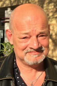 Frederik Nilsson as Henrik