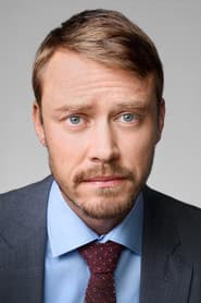 Michael Dorman as Gary Parker