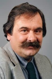 Tuncer Sevi as Dedektif Yalçın