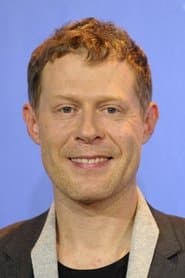 Andreas Lust as Robert