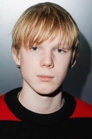 Yaroslav Mogilnikov as Ilya