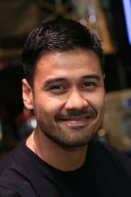 Chicco Jerikho as Spec