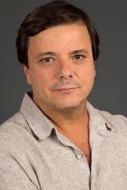 Thelmo Fernandes as Antônio Ramos