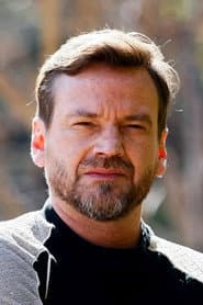 Guillermo Pfening as Facundo