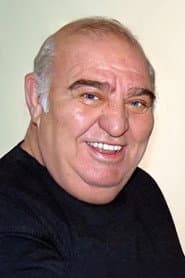 Baykal Kent as Manda