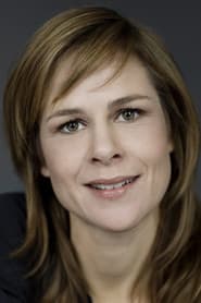 Signe Skov as Young Woman