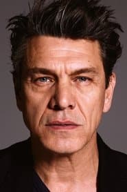 Marc Lavoine as Valentin