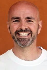 Julien Arruti as Skippy