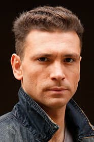 Anton Khabarov as Andrey