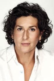 Elvira Mínguez as Lourdes