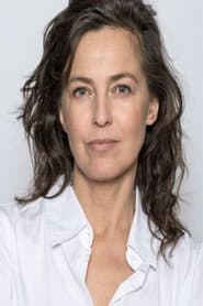 Elodie Miramont as Julia