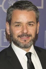 Jorge Lucas as Enrique